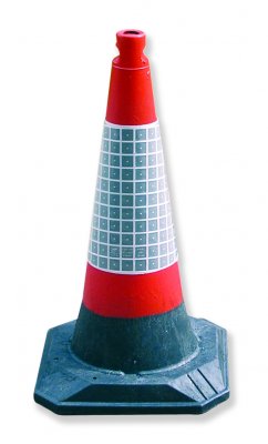 78-850 - Cones de Sinaliza&ccedil;&atilde;o e Postes